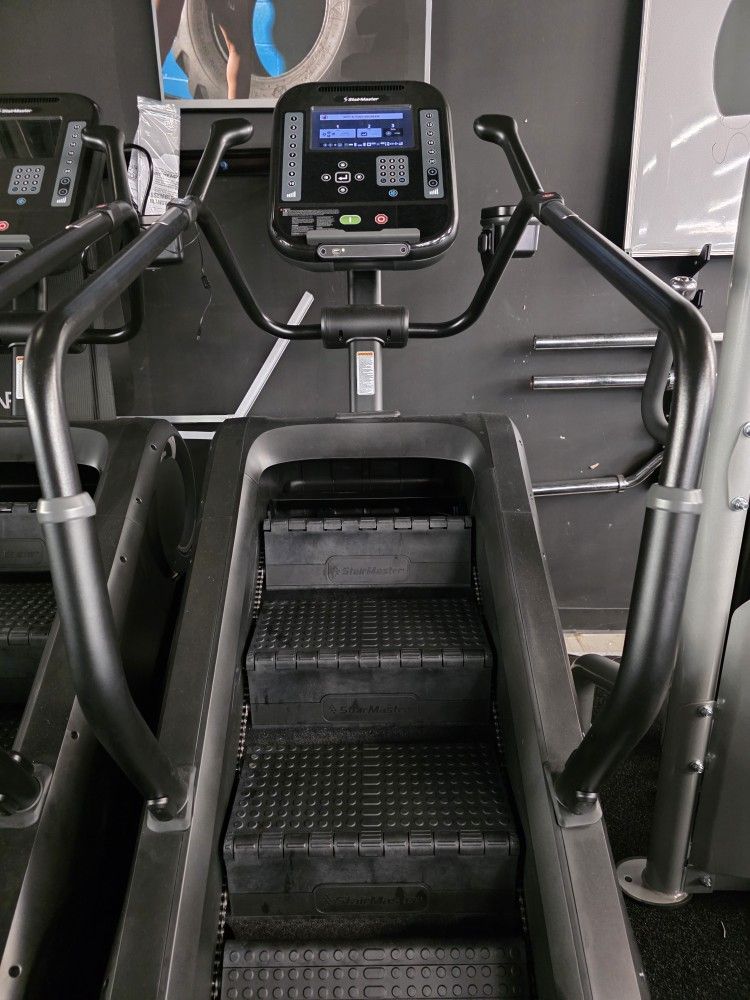 Stairmaster 4g Gauntlet New- 1 Left
