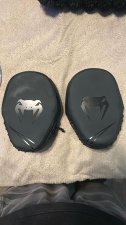 Venum boxing pads