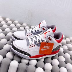 Jordan 3 Fire Red 19