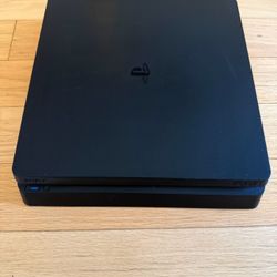PS4 Slim 