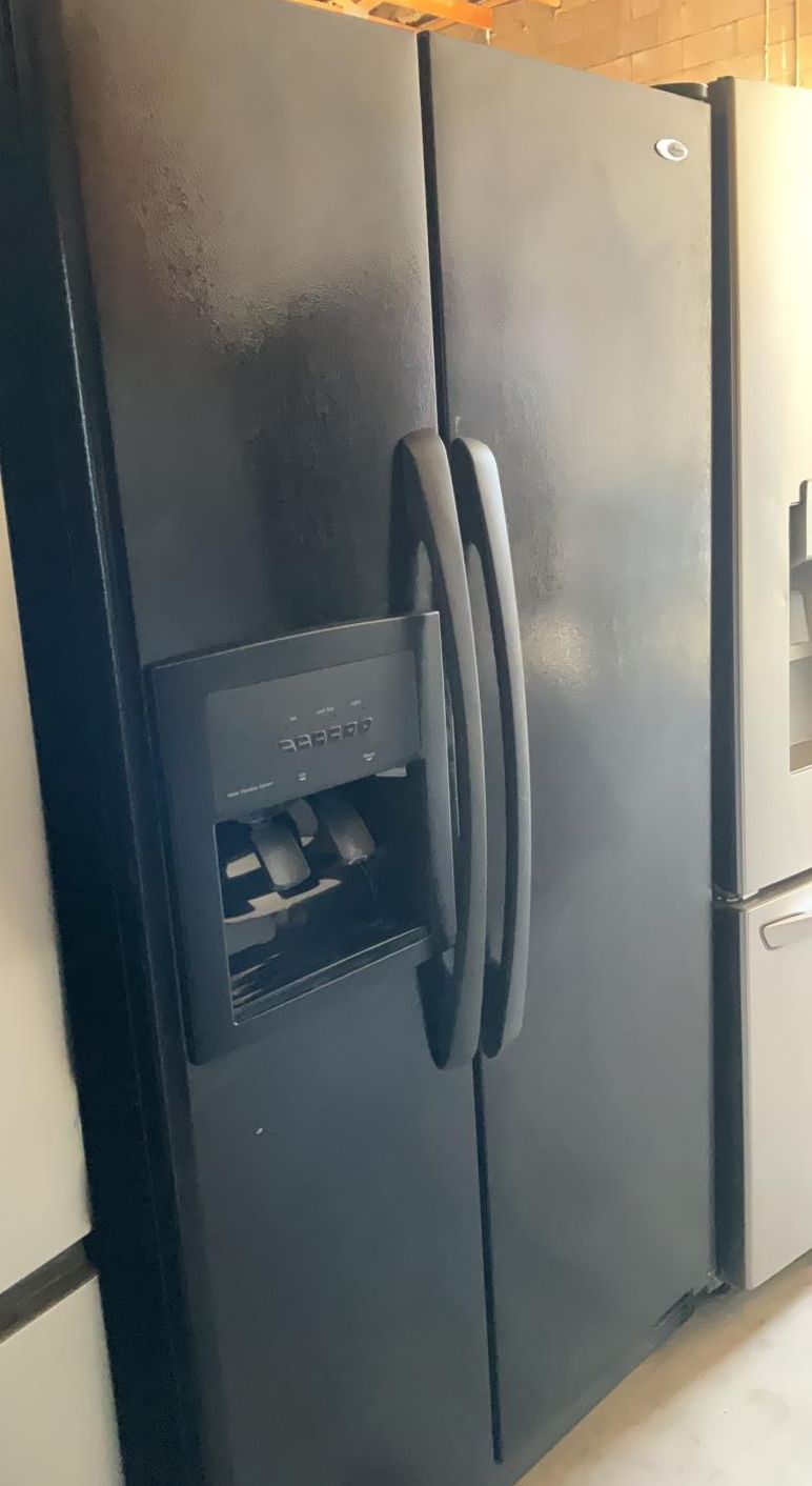 Amana Side By Side Black Refrigerator