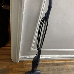 Great condition BISSELL weightless cord vacuum 