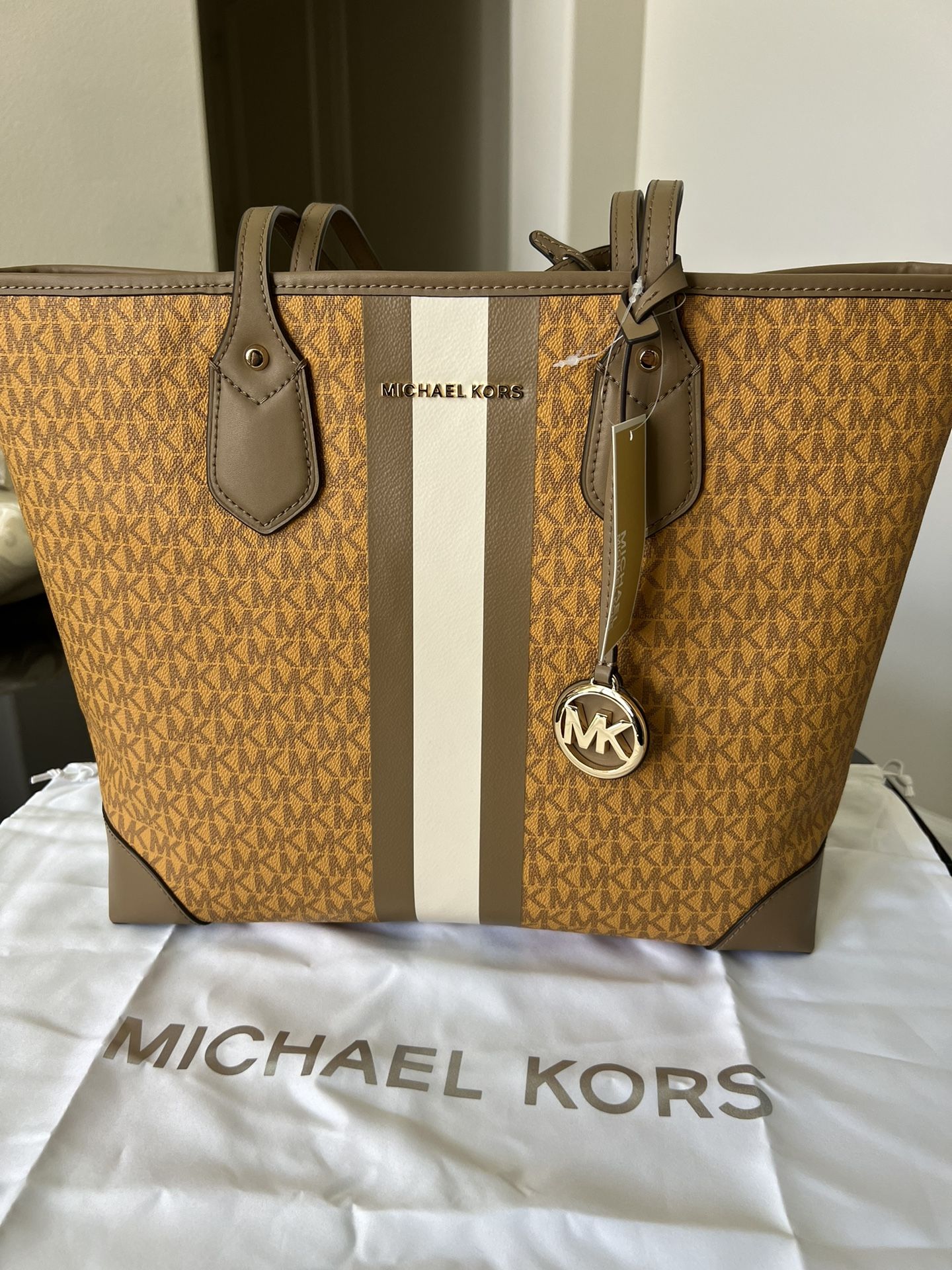 Michael Michael Kors Eva Large Tote Bag