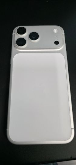 IPHONE 17 PRO MAX 512GB SILVER. UNLOCKED.