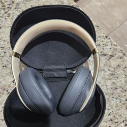 Beats Over The Ear Studios 3 Headphones