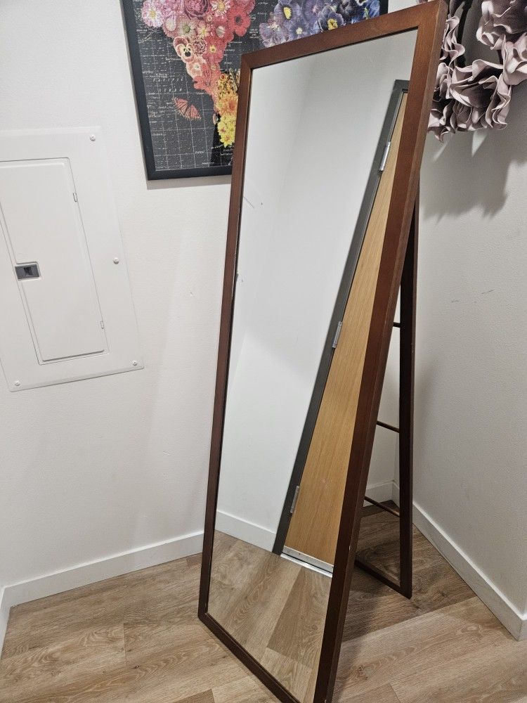 Floor Length Mirror w/ Blanket Rack