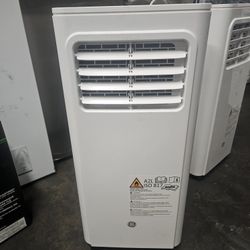 GE
6,100 BTU Portable Air Conditioner 3-in-1 Cools 250 Sq. Ft. with Dehumidifier/Fan and Remote in White #4560