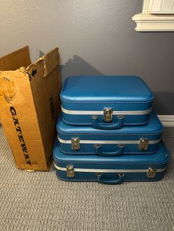 VINTAGE 1970S GATEWAY LUGGAGE SET 3PC - HARD CASE BLUE SUITCASES - ORIGINAL BOX