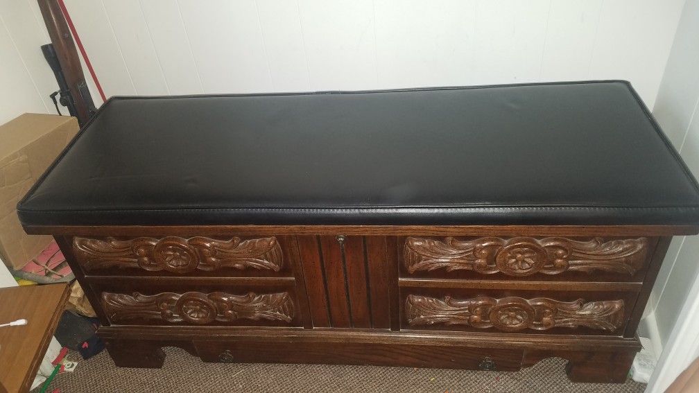 1972 Lane Sweetheart Cedar Hope chest for Sale in Missoula MT OfferUp