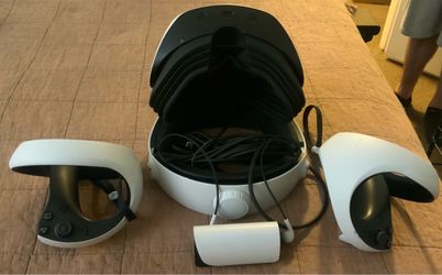 Play station 5 (800GB) / bundled with VR Head set.