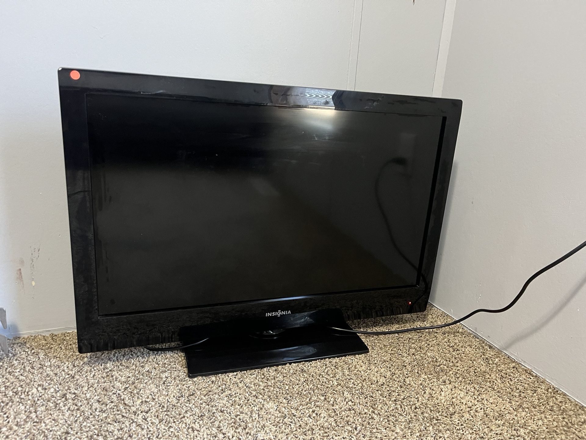 Insignia Flat Screen TV