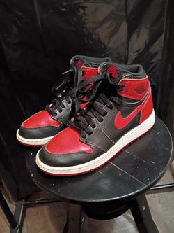 Nike Air Jordan 1 Retro High OG " Bred/ Banned Sneakers. Size 7.