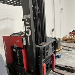 Raymond R35TT Electric Narrow Aisle Single Reach Forklift Lift Truck