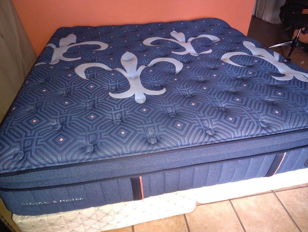 Stearns & Foster King-Size Pillow Top Mattress And Boxspring