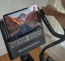 SCHWINN 490 Elliptical