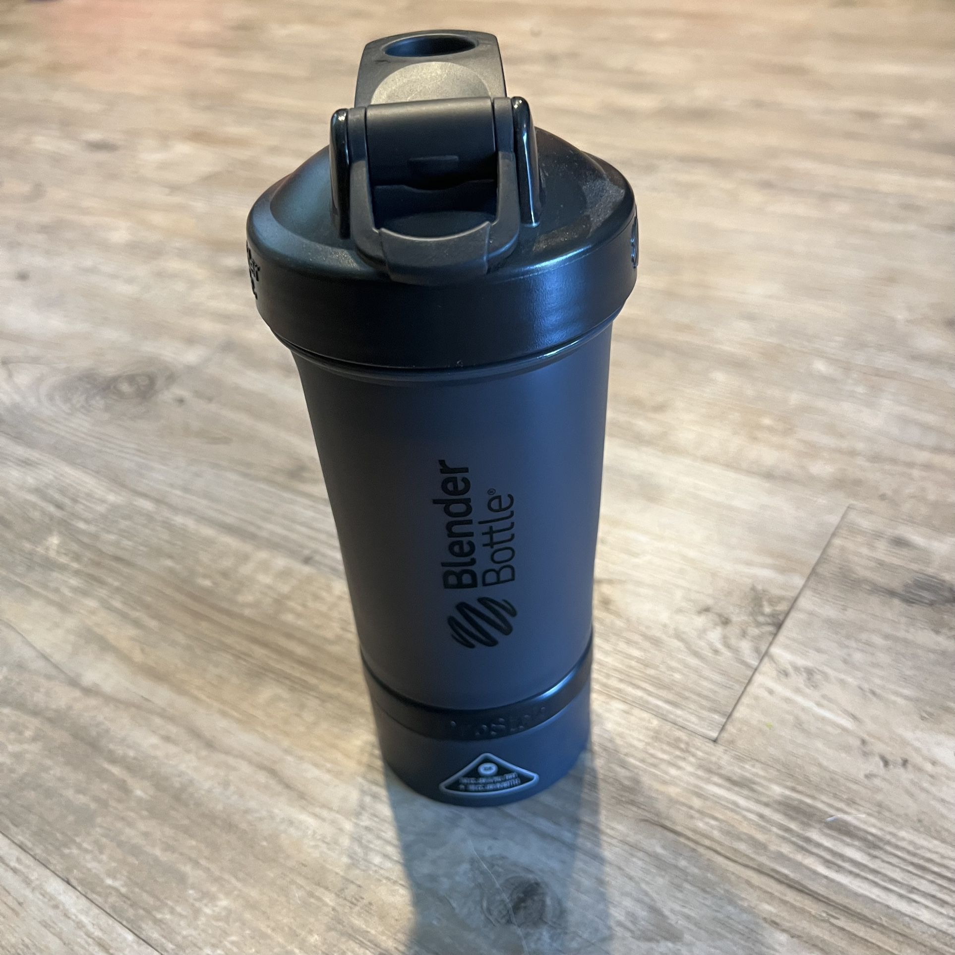 BlenderBottle Shaker Bottle with Pill Organizer and Storage for Protein  Powder, ProStak System, 22-Ounce, Black - NEW NEVER USED for Sale in  Turlock, CA - OfferUp