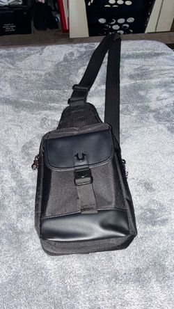 NEW TRUE RELIGION IVAN MEN'S LEATHER CANVAS ADJ STRAP SLING BAG PURSE BLACK