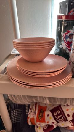 Pink dishes