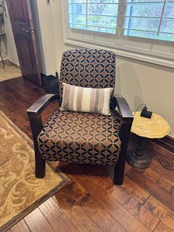 Single arm chair