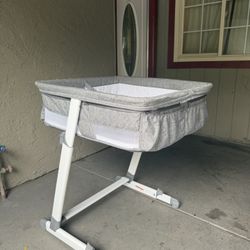 Twin bassinet 