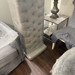 Hallway storage bench