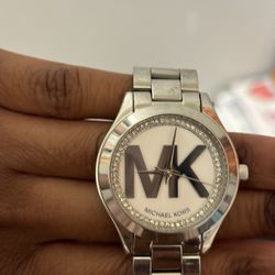 MK Watch $100