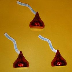 Super Cute Valentine's Day Hershey Kiss Pins!!! 💕💋