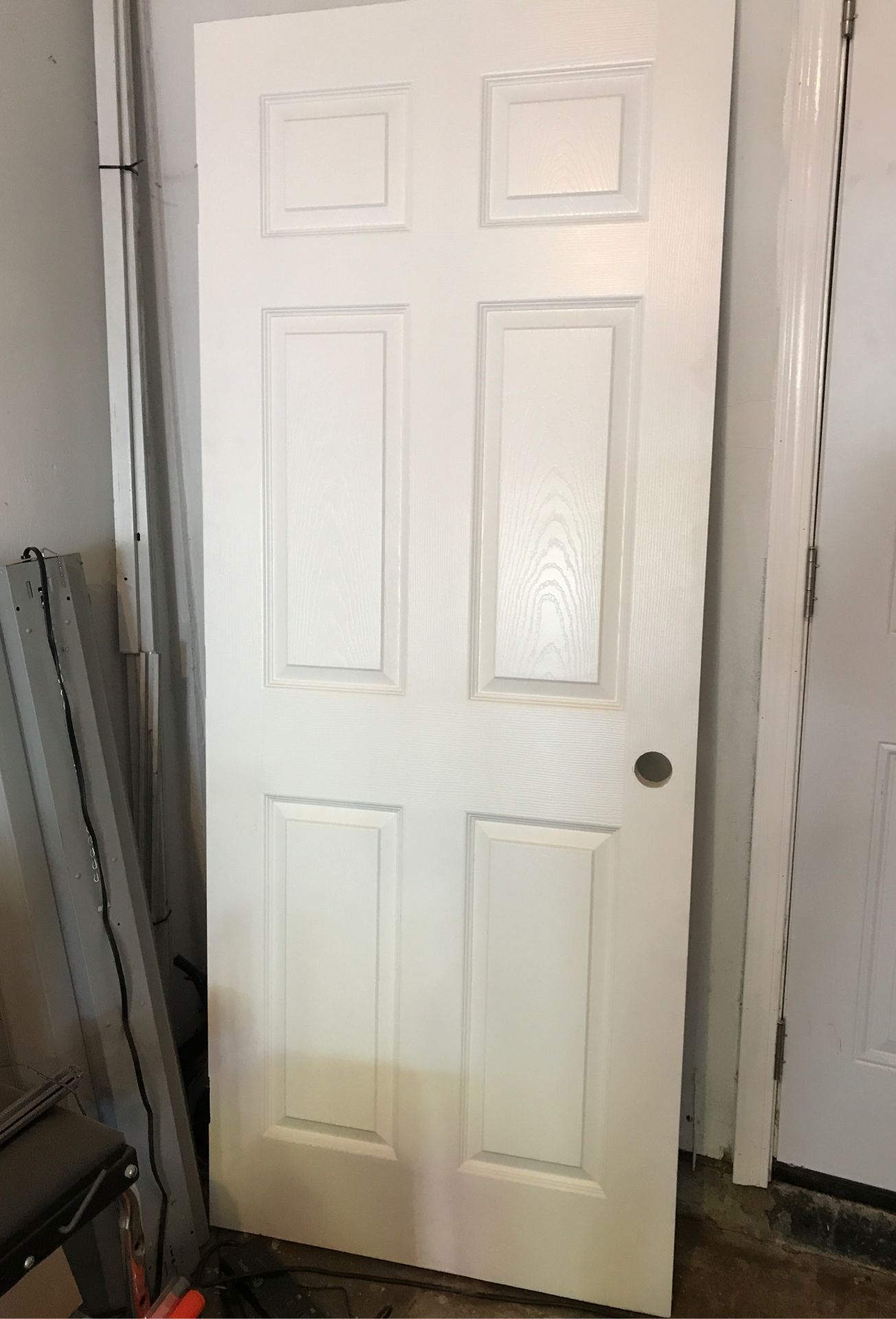 Great condition 6 Panel Wood door, knob and hinges pre-cut