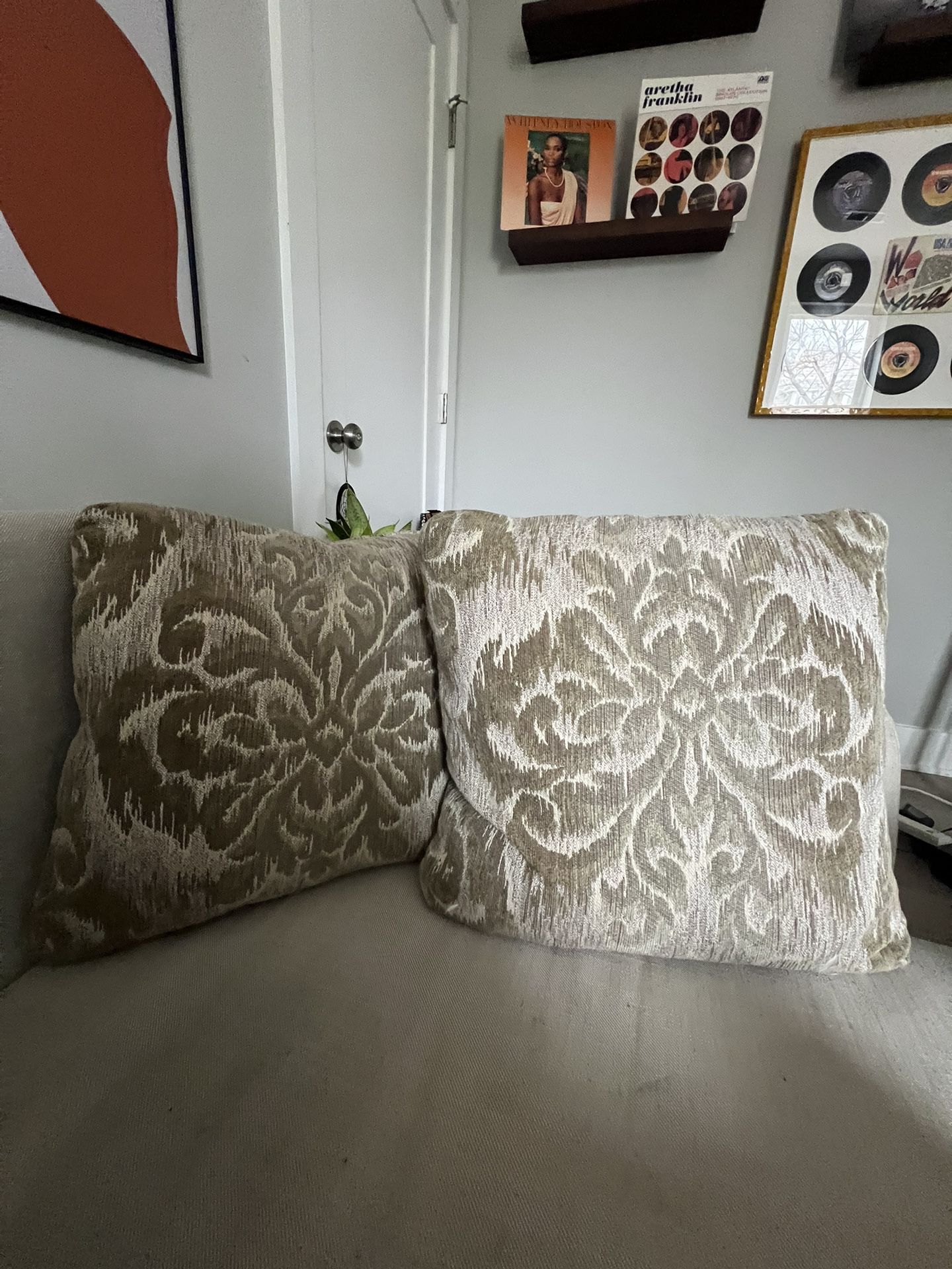 Decorative Crème Accent Pillows