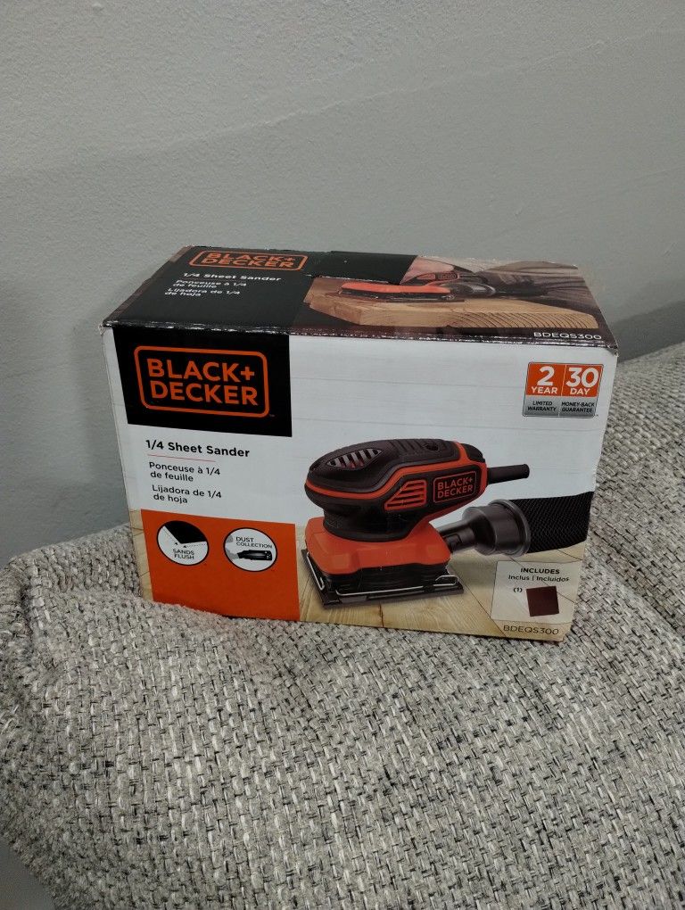 BLACK +DECKER 1/4 SHEET SANDER