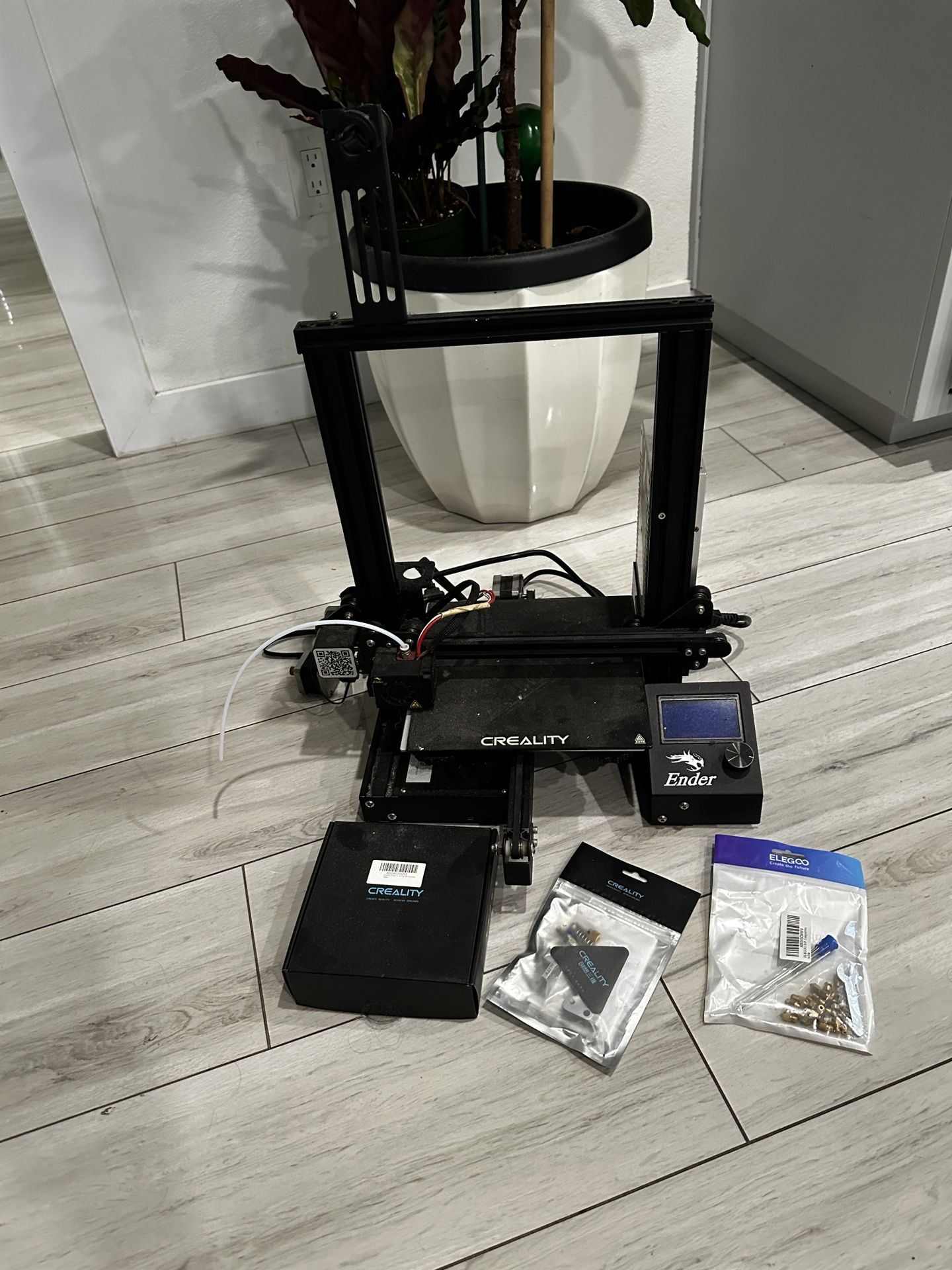 Creality Ender 3 V2 3D printer