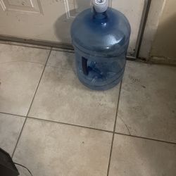 7 / 5  Galones  For Storage  Water 