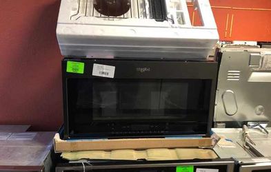 Brand New Whirlpool 1.9 cu. ft. Smart Over the Range Convection Microwave in Fingerprint Resistant Black Stainless PY1