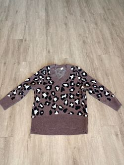 Women’s Leopard Print Sweater Size Medium
