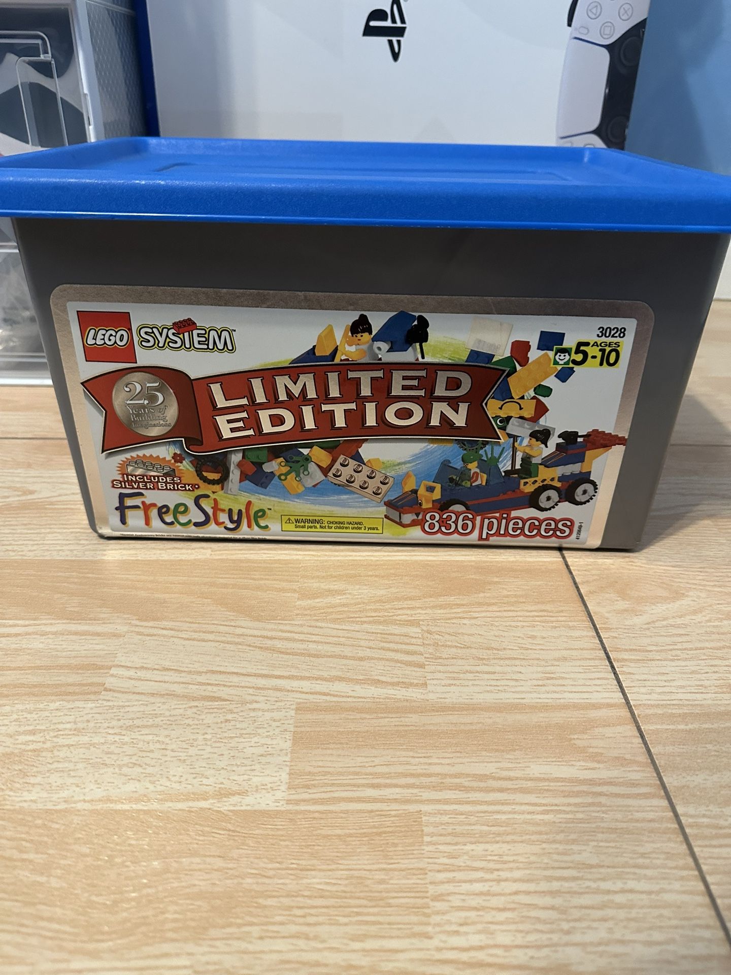 LEGO Limited Edition Retired Pieces Over 900+