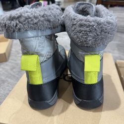 UGG 🥾KIDS Boots Waterproof Size 3 (USA)