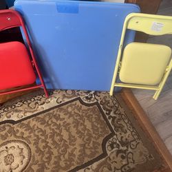 Kids table and chairs
