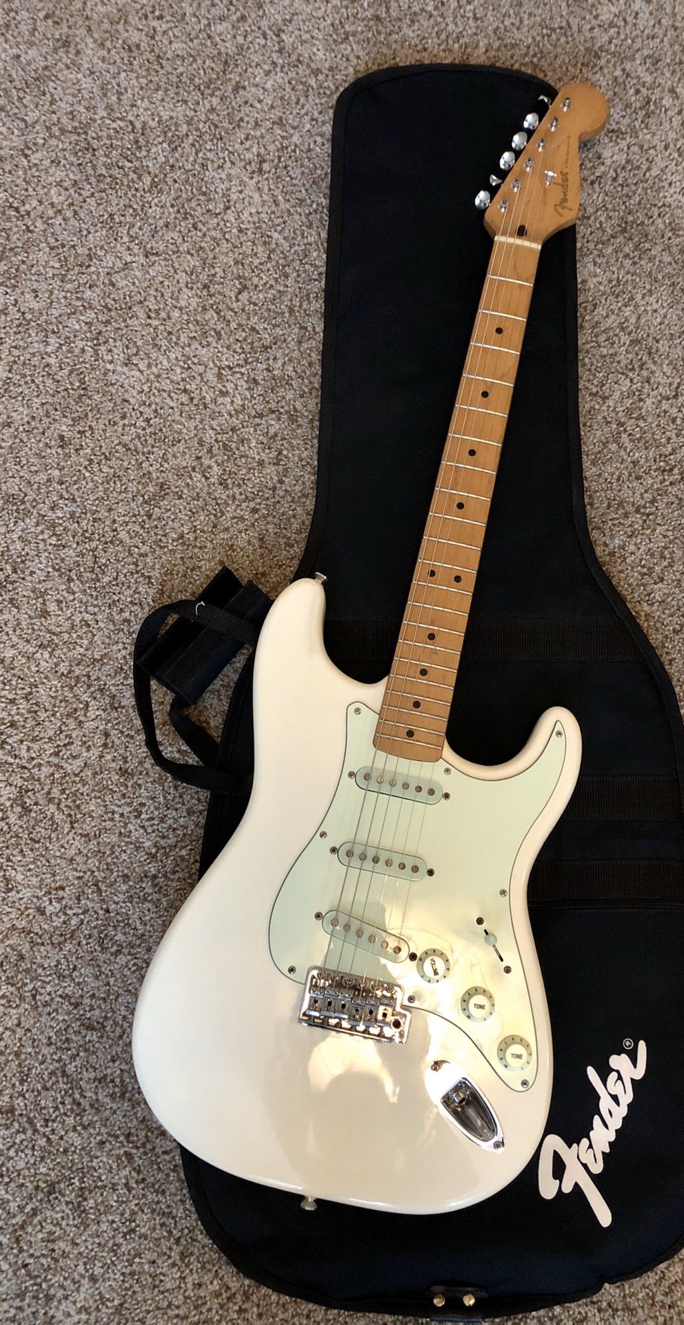 Fender guitar Olympic white vintage MIM Strat