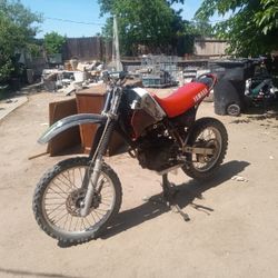 Yamaha 350 TT DIRTBIKE   1200 OBO