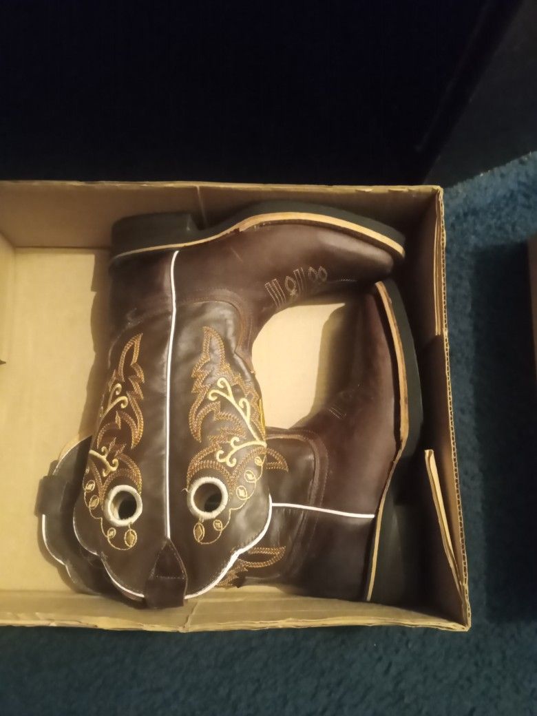 Cow Boy Boots For Kids Size 4 And 3 1/2 Like New Only Use One Time