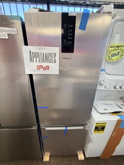 REFRIGERATOR 