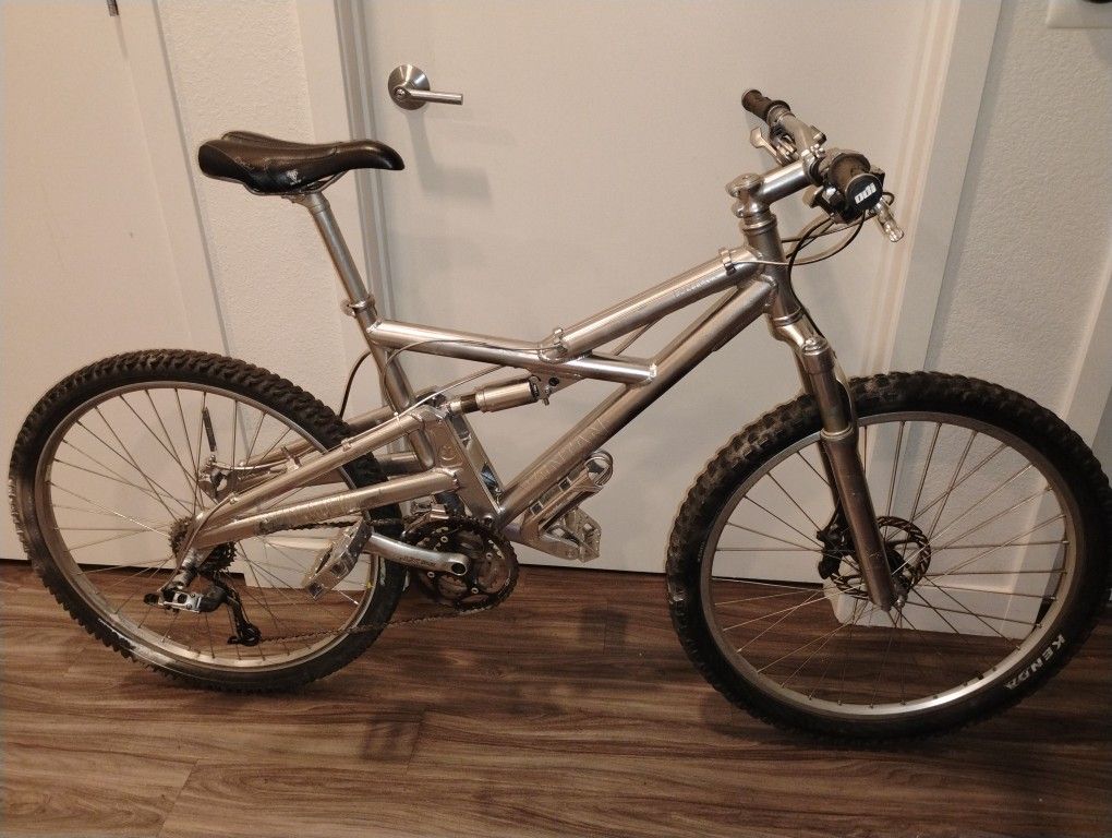 Venetta Mountain Bike