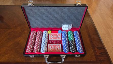 Poker Chip Set 300 Pieces  FIVE STAR