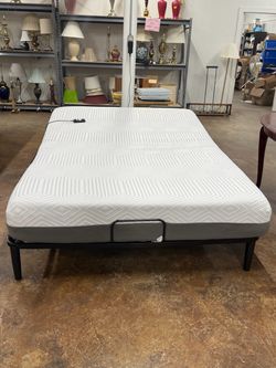 Queen motion base bed