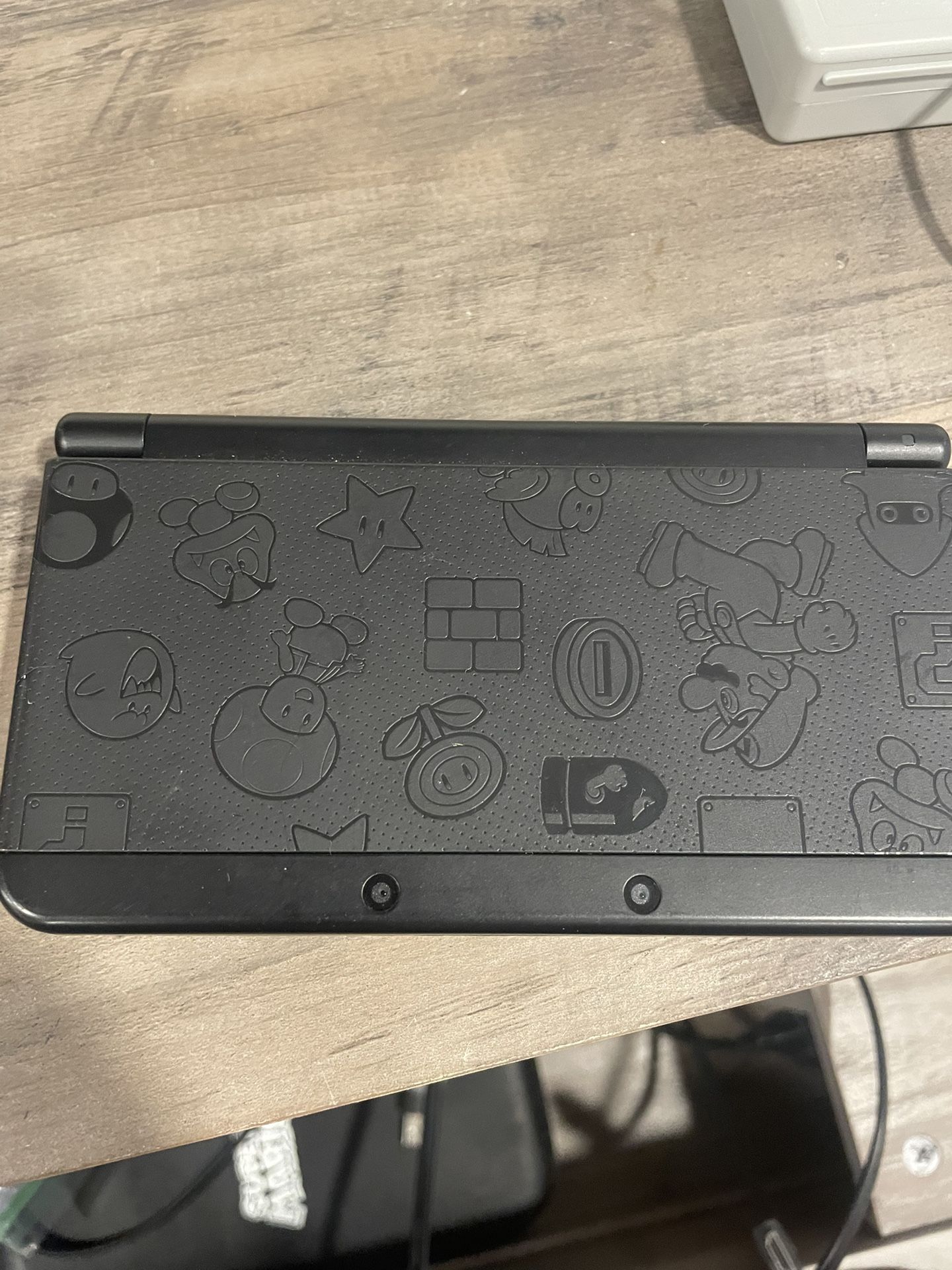 New Nintendo 3DS Super Mario Edition Black