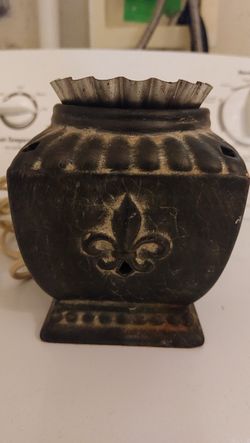 Fluer De Lis Wax Tart Warmer Mint Condition 