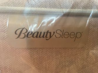 New in Bag BeautyRest Pillow Top Queen Mattress/Box Springs A/C Stored