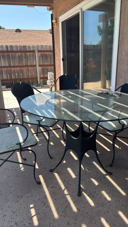 Outside Table & Chairs