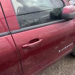 14-18 Chevy Silverado  Right Front Door
