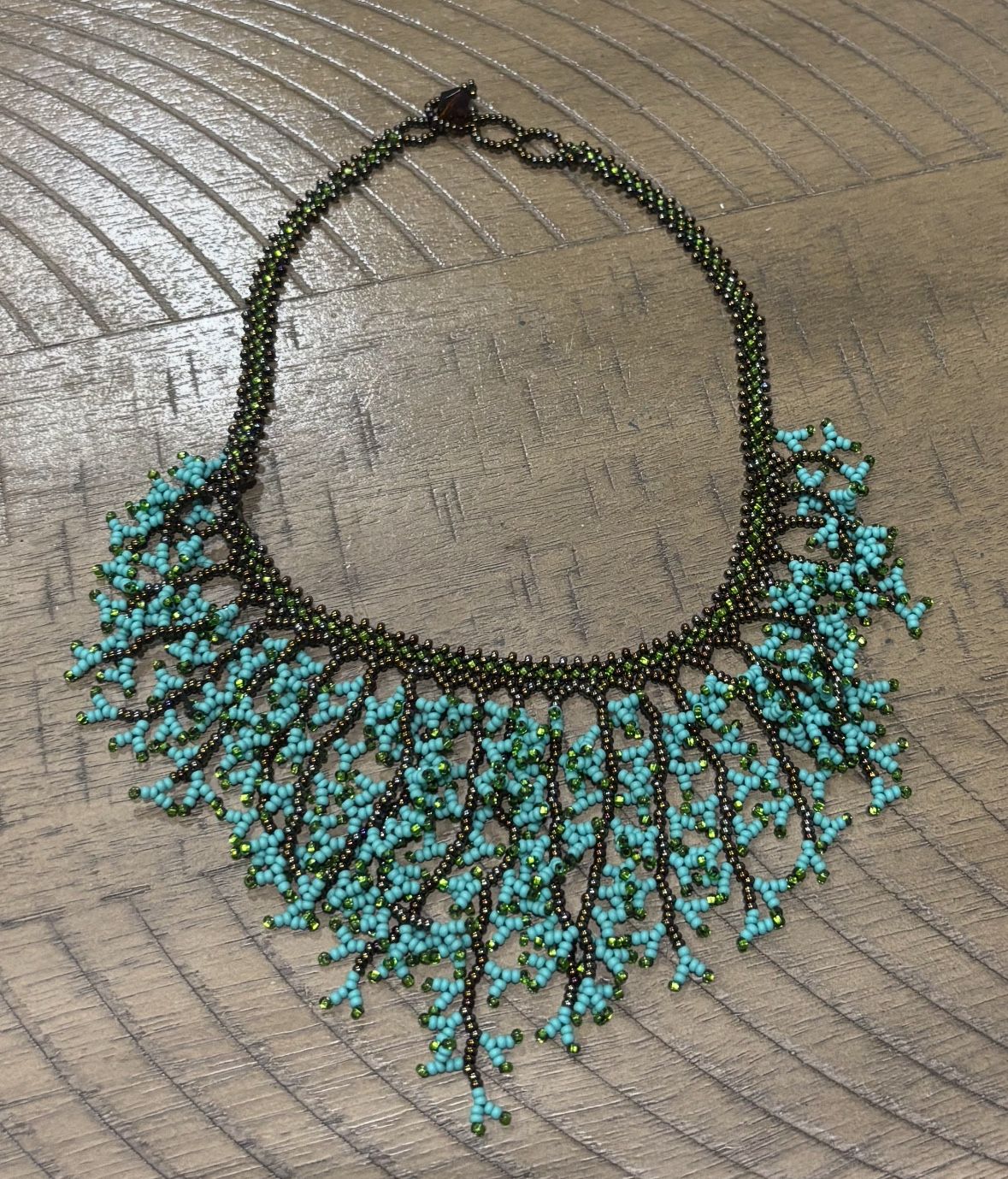 Elegant Beaded Necklace in Turquoise and Black